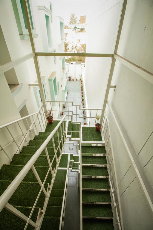 Anara Service Apartments - Greater Kailash Part II Нью-Дели Экстерьер фото